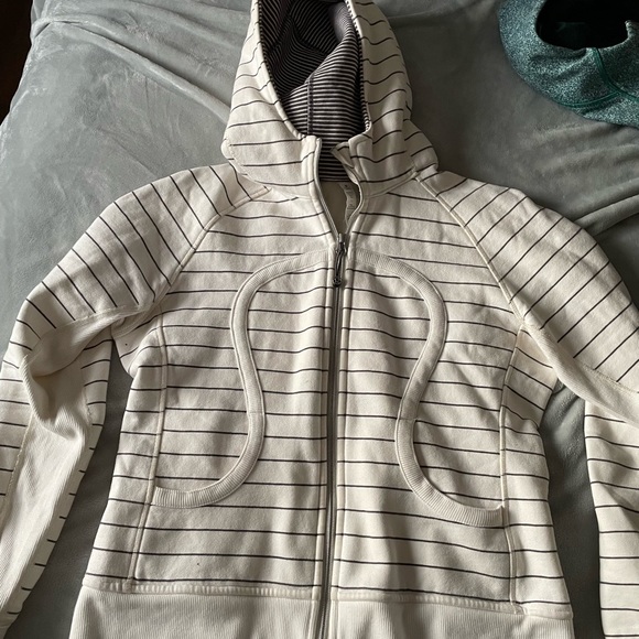 Lululemon Scuba Hoodie size 8 - Picture 1 of 4